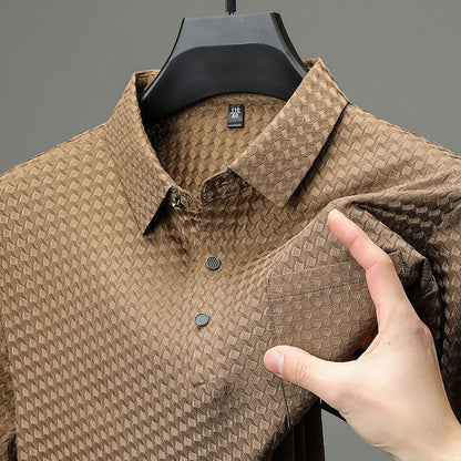 👔✨ Herrskjorta med Textur och Korta Ärmar – 50% RABATT! Modern textur, avslappnad passform, andningsbart tyg – perfekt för jobb & helg. 🔥💨