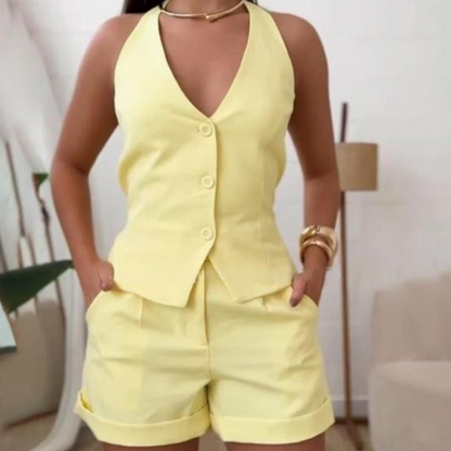 👗 50% RABATT NU! ☀️ Halter Vest & Shorts 2-Delat Set – Chic Sommarstil, V-ring & Veckad Design – Ansträngningslös Semesterlook 🏖️