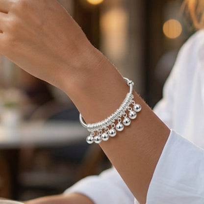 ☀️ SOMMARERBJUDANDE: 50 % rabatt på det eleganta armbandet med silverklockor! 🔔💖 (Endast under en begränsad tid!) ⌛